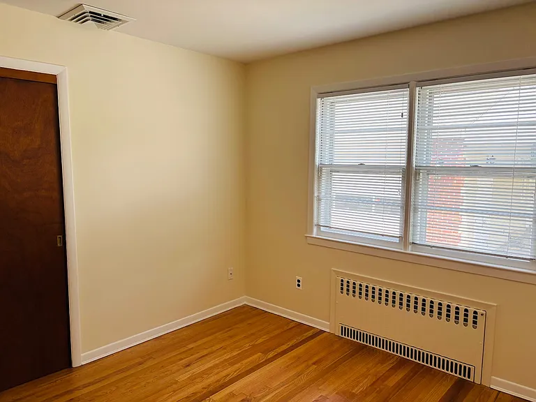 20 Union Ave — Photo 4