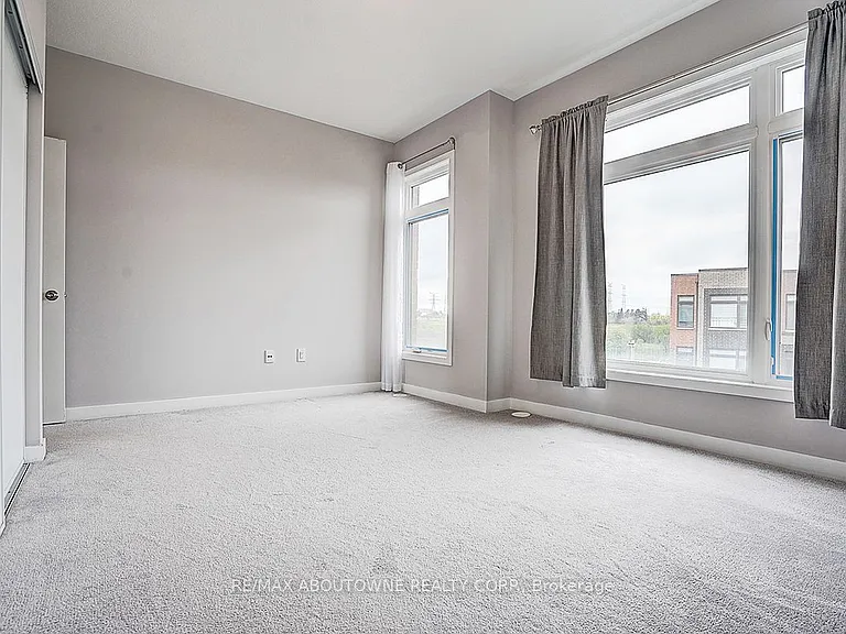 52 Saintfield Dr — Photo 32