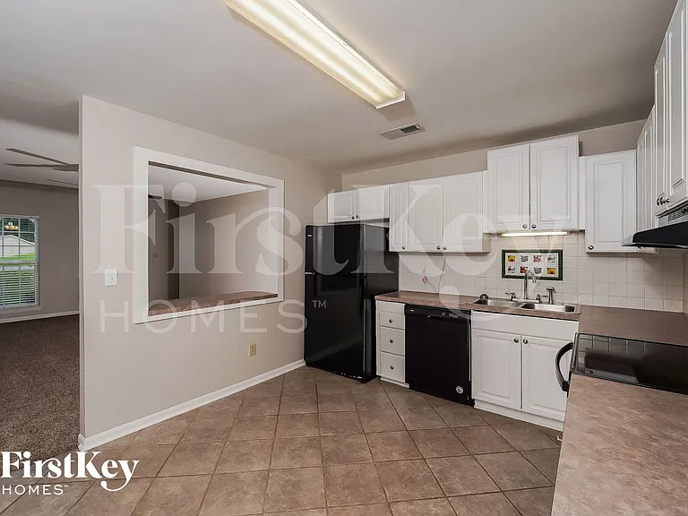 101 Sunny Brook Ln — Photo 5