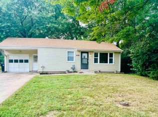 4509 SW 17th St, Topeka, KS 66604