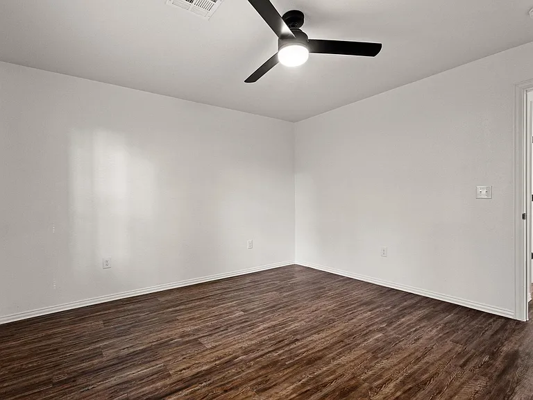 407 E Jones St #407 — Photo 13