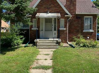 911 Kimball Ave, Waterloo, IA 50702