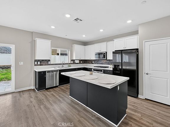 3rd image of 31190 Linden Flower Rd