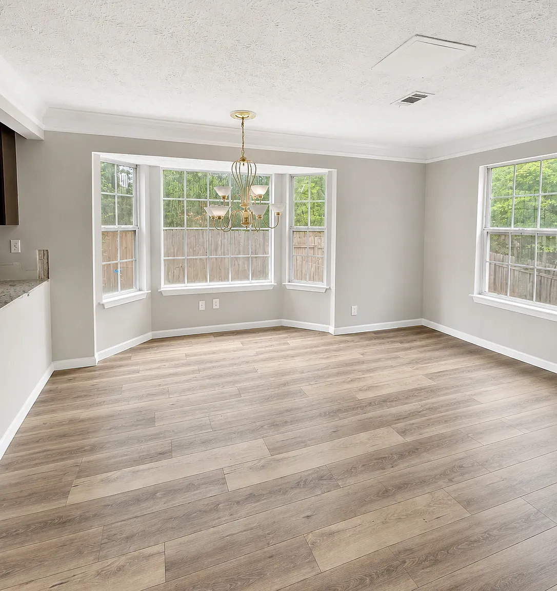 3 bed, 2.5 bath, 1295 sqft, $2,050 — Photo 3