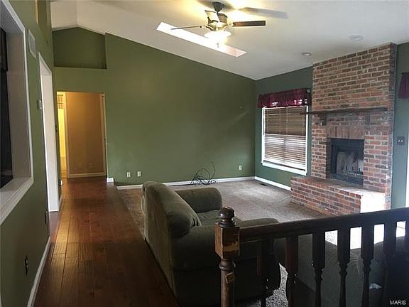 2nd image of 203 Douglas St