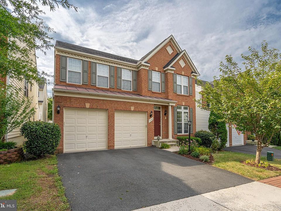 1st image of 9948 E Hill Dr