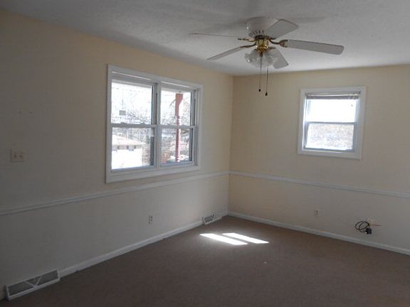 5th image of 182 Noel Ave