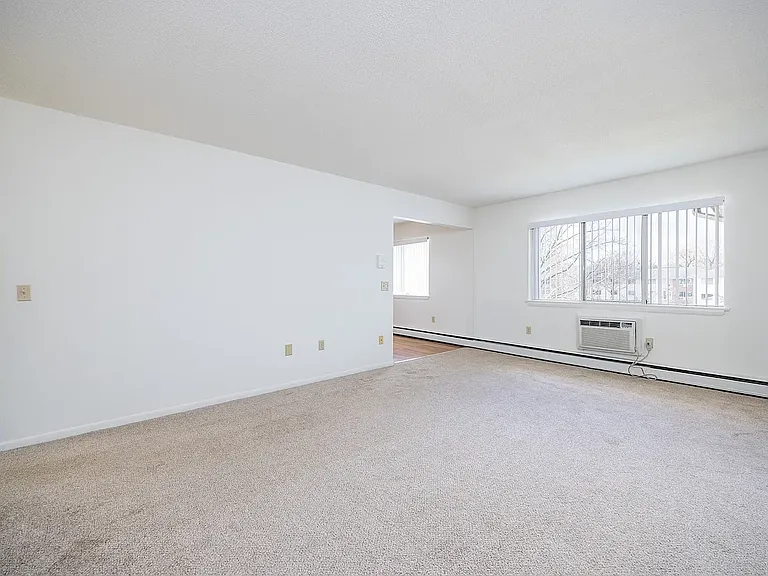 Clintwood Apartments — Photo 11