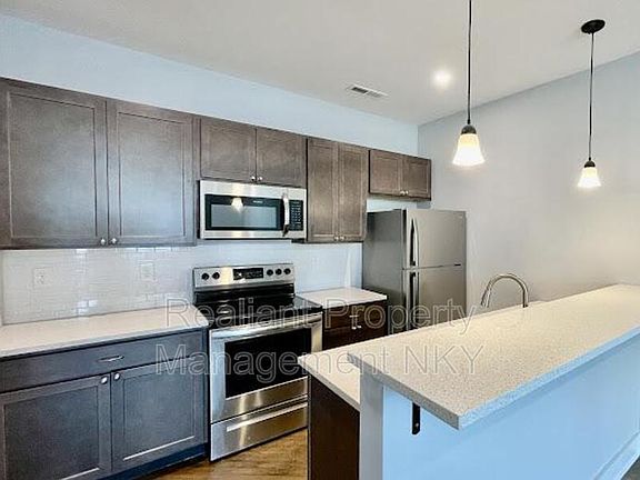 5th image of 811 Madison Ave #100