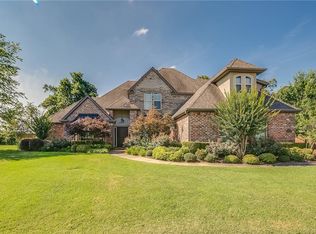 4730 N Rockledge Dr, Fayetteville, AR 72764