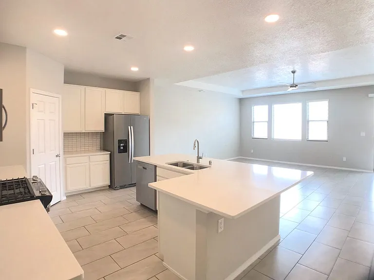 1701 Camino Rustica SW — Photo 7