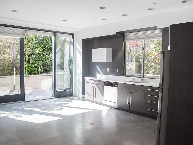 ECHO Lofts, True luxury Two Story Live/Work Townhouses — Photo 17