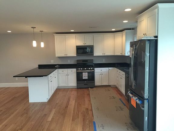 3rd image of 5B Belair St #B