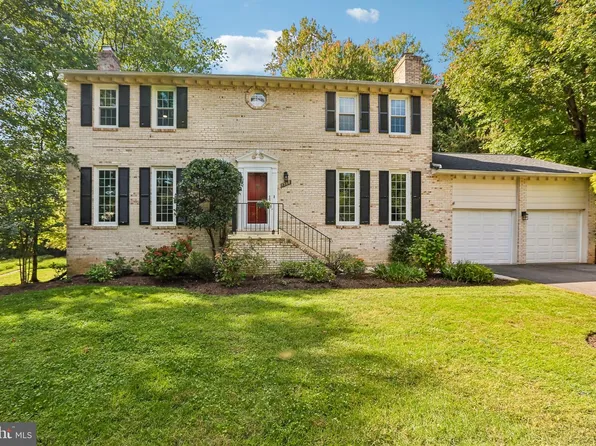 1360 Snow Meadow Ln, Mc Lean, VA 22102