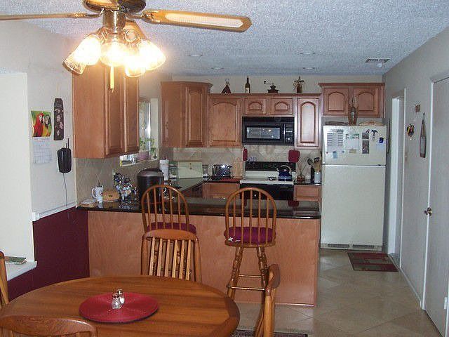 2nd image of 106 Clear Oak