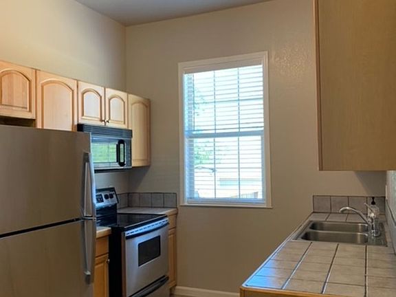 4th image of 10760 Hale Ave Units A & B