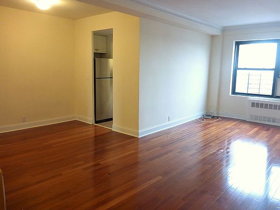Living Room/ Dining Room 