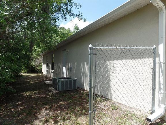 3rd image of 380 Redwood Ave