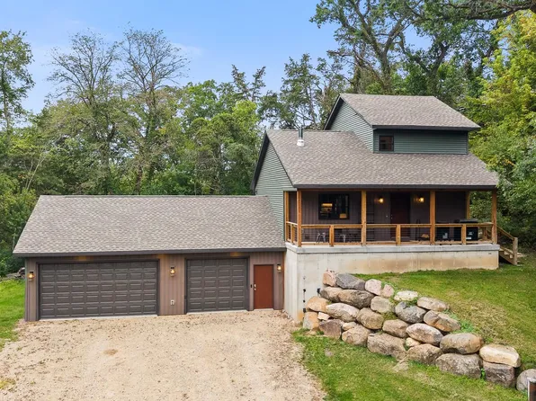 N4709 Saint Lawrence Bluff Rd, Poynette, WI 53955