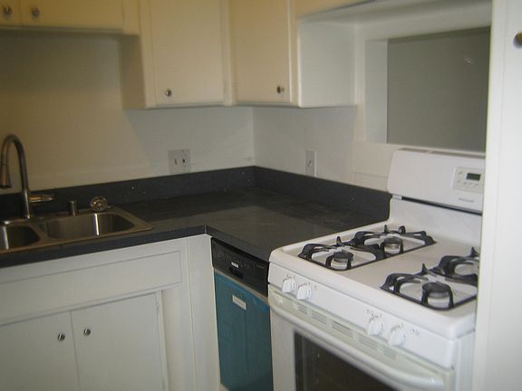 3rd image of 15219 S Normandie Ave APT 17
