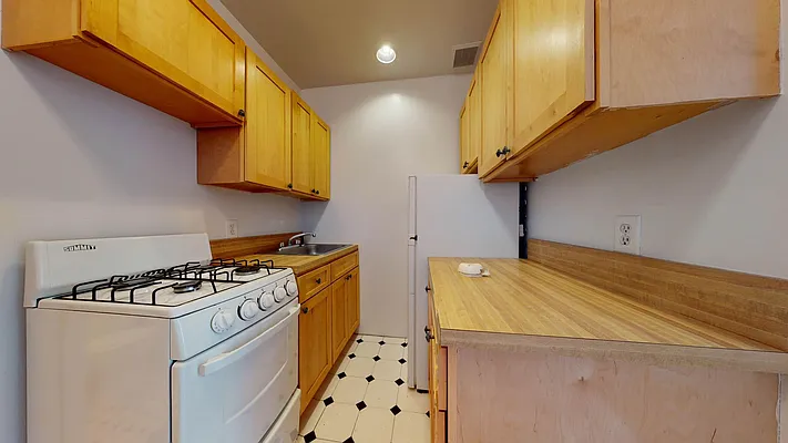 Rented by Bond New York | media 3