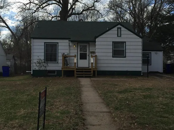 803 W 4th St, Junction City, KS 66441