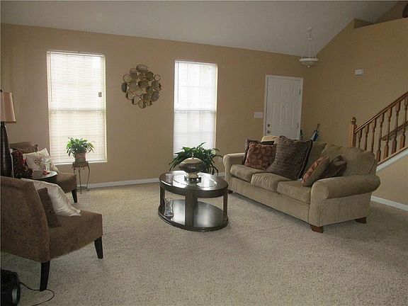2nd image of 3410 Bloomsbury Ln
