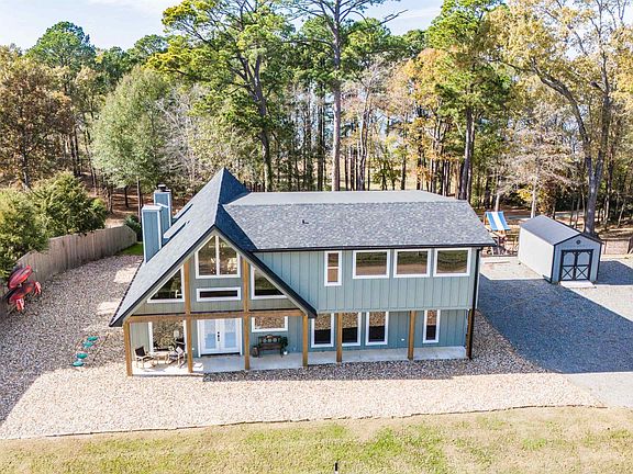 3rd image of 449 Lakeview Cir