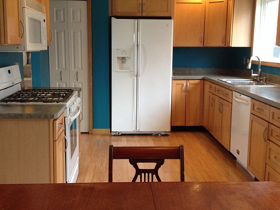 2nd image of 8555 Greenbrier Dr