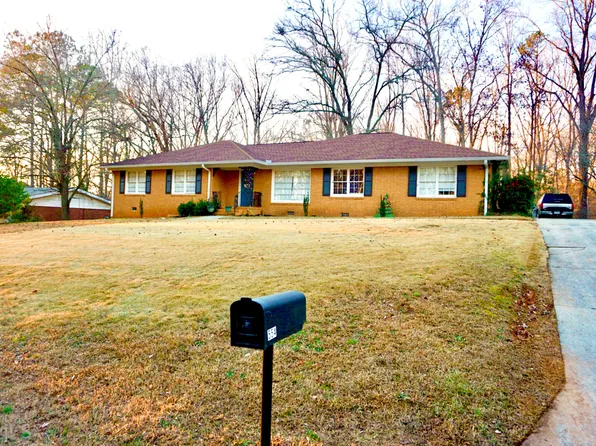 554 Rhodes Dr, Elberton, GA 30635