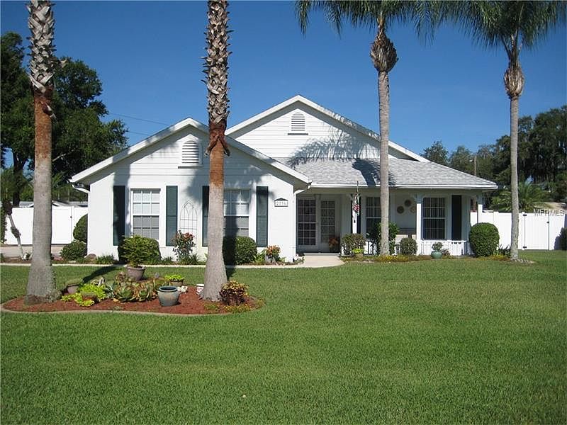 1st image of 2736 Bayview Dr