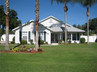 2736 Bayview Dr, Eustis, FL 32726