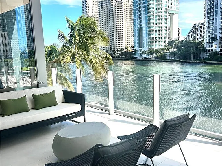 300 Biscayne Boulevard Way — Photo 9