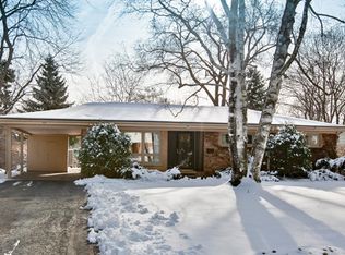 511 Pine Ct, Lake Bluff, IL 60044