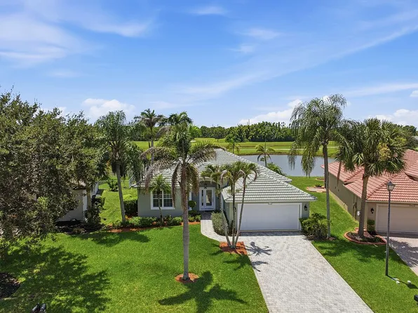 562 NW Waverly Cir, Port Saint Lucie, FL 34983