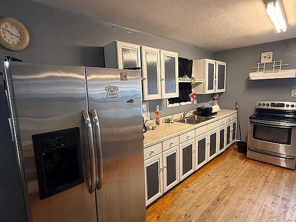 4th image of 544 Demontluzin Ave