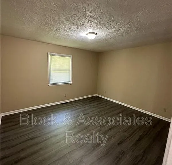 4959 Fieldcrest Dr #A — Photo 3