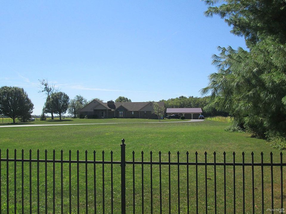 # 4 Front Lawn view