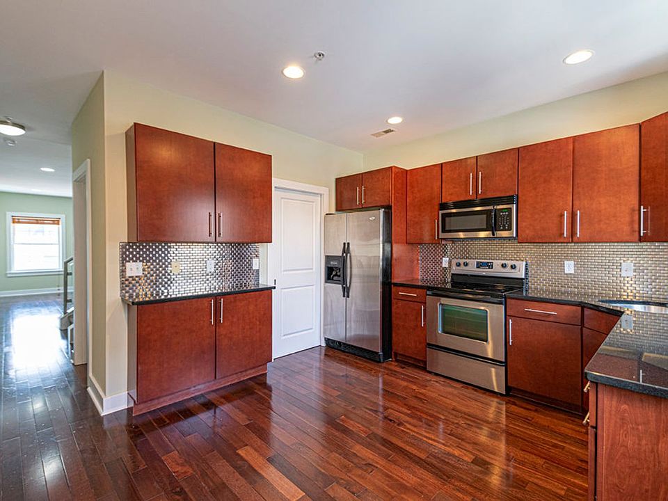 1st image of 2620 Webster St #B