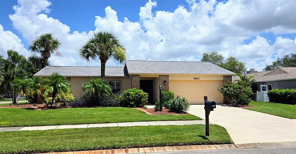 3 bed, 2.0 bath, 1444 sqft, $4,500 — Photo 1