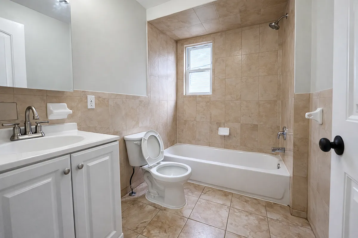 Building Photo - 742 Bergen St #1
