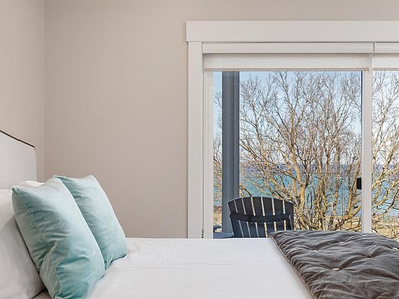 4th image of 539 Bay St #302W