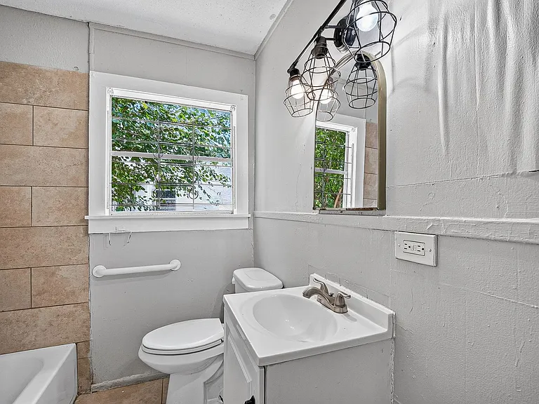 4118 Sunflower St — Photo 16