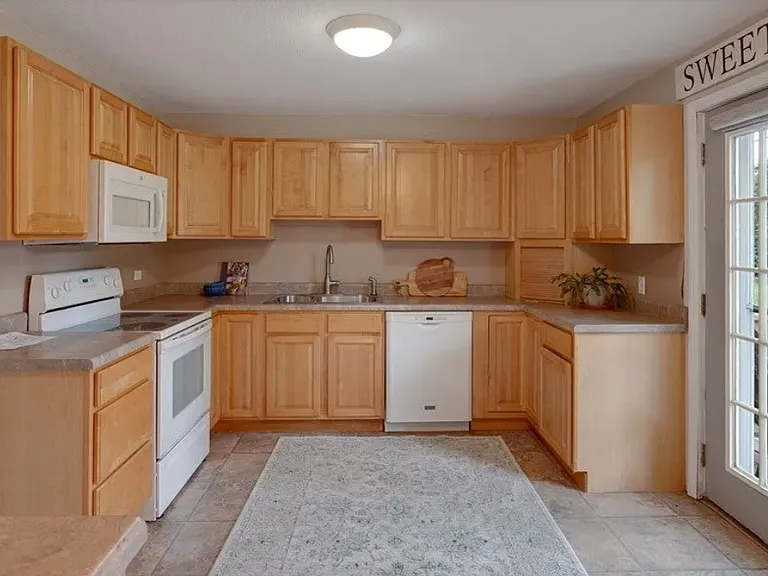 65 Leonard North St — Photo 16