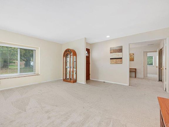 5th image of 1037 Glenmere Rd