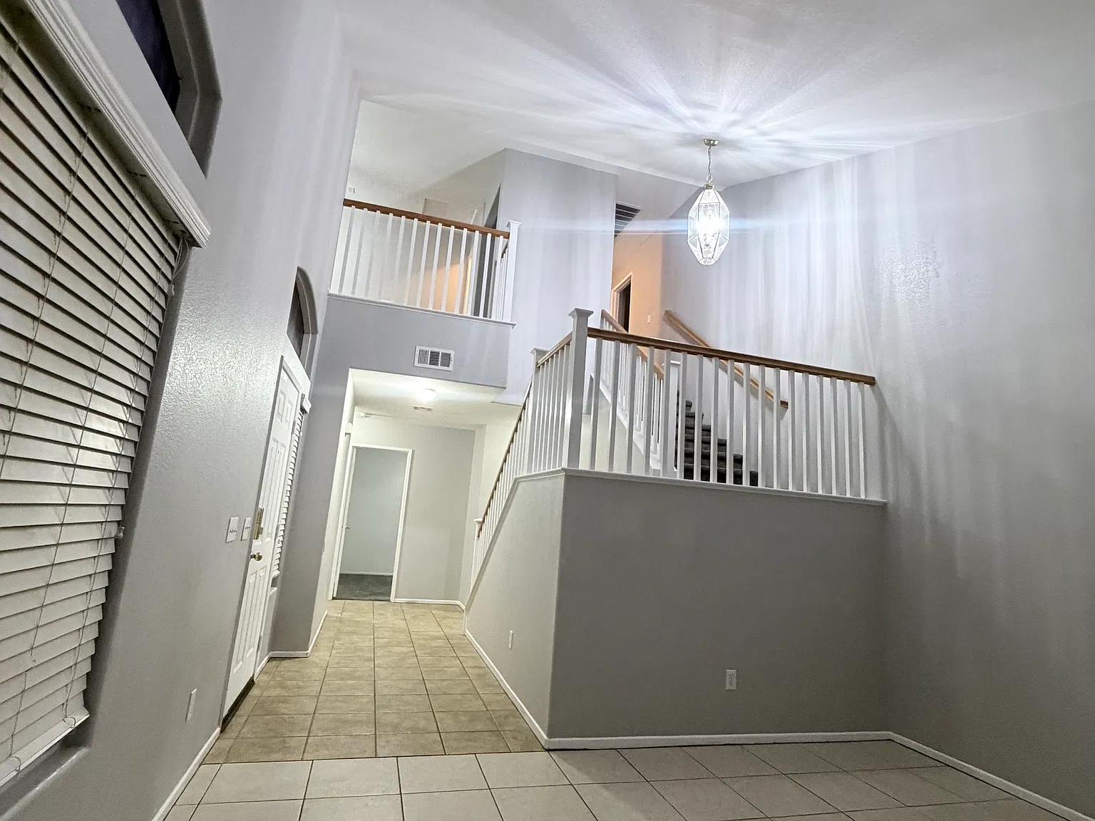 5 bed, 2202 sqft, $3,200 — Photo 4