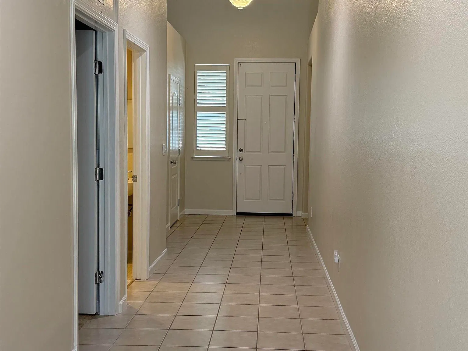 3 bed, 1932 sqft, $3,000 — Photo 2