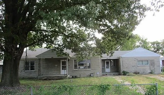 2831 Mars Hill St photo 1