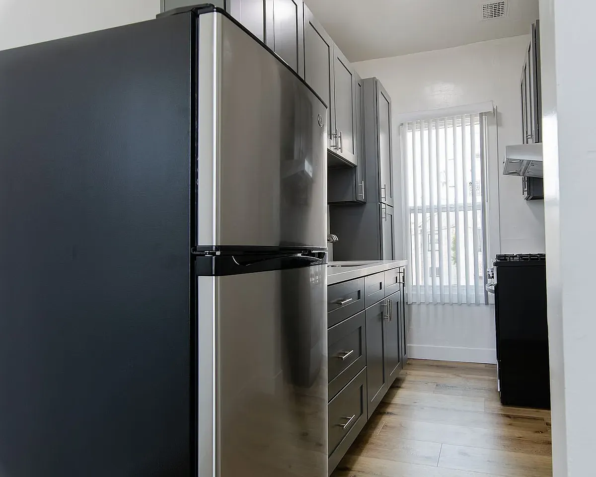 Gramercy Place Apartments — Photo 3