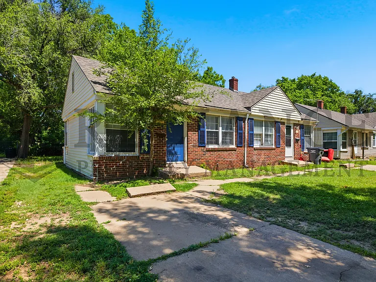 2638 E Grail St — Photo 3